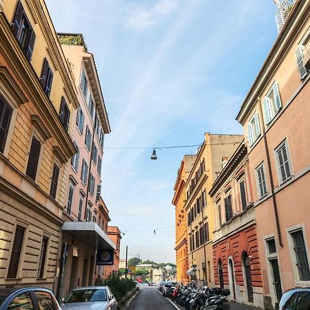 Style Apartment Julia 50 Mt From Colosseum Exterior photo